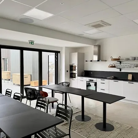 We Live Sharies - C203 Apartment Reims