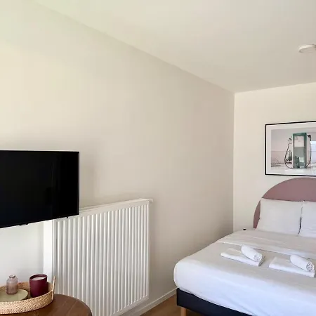 We Live Sharies - C203 Реймс