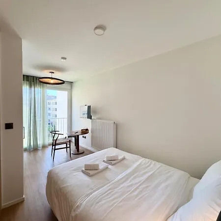 We Live Sharies - C203 *