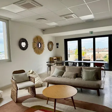 We Live Sharies - C203 * Reims