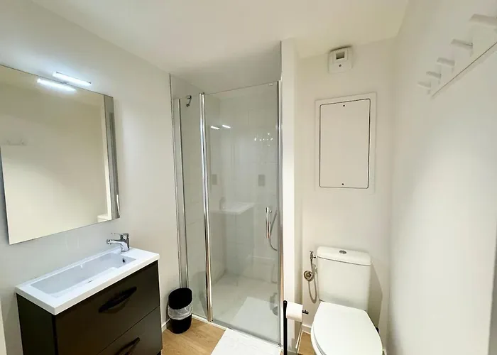 We Live Sharies - C203 * Reims